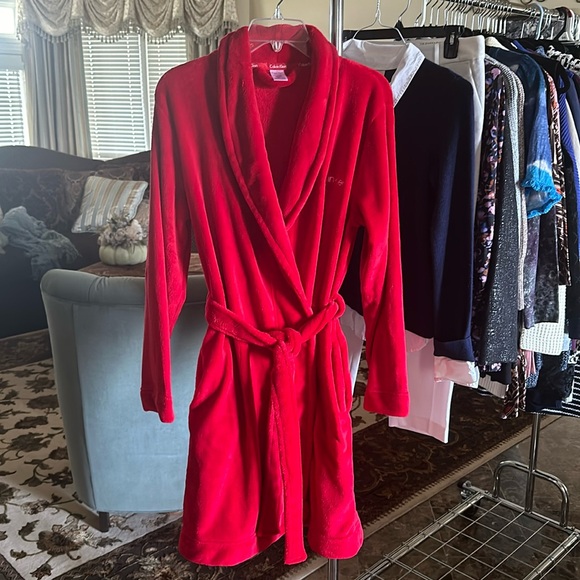 Like new Calvin Klein ladies plush belted robe XS/S - Picture 2 of 3